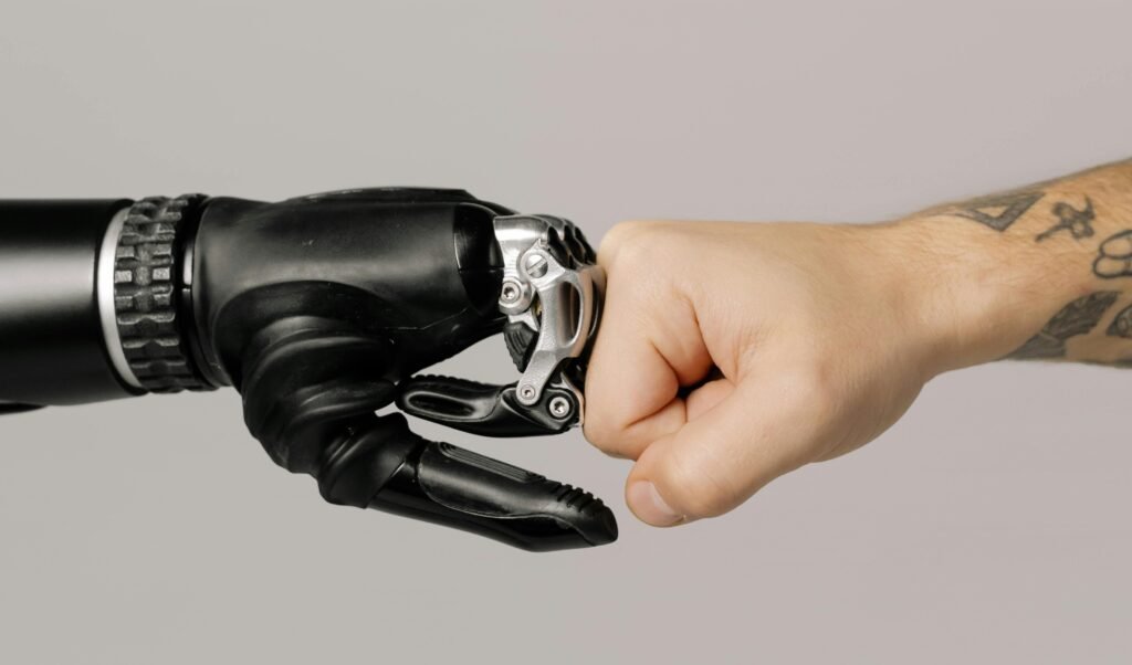 ఆధునిక ఉద్యోగాలలో మనిషి మరియు AI మధ్య తేడా